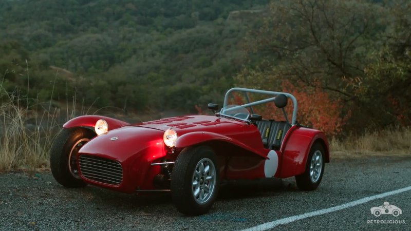 A Lotus Super Seven shows simple beauty