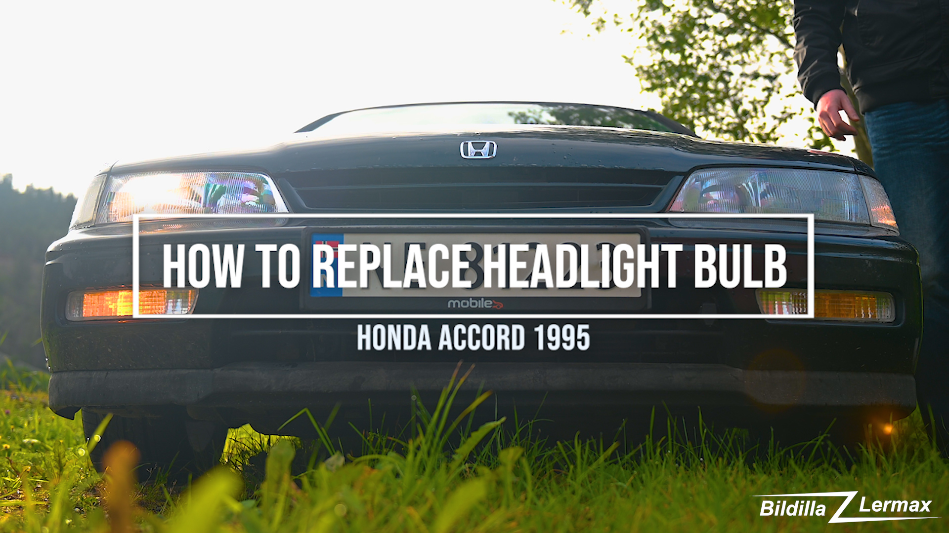 How To: Replace Headlight Bulb, 1995 Honda Accord